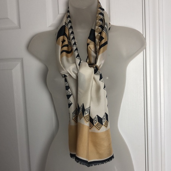 Marchesa di Gresy Geo Pattern Oblong Scarf Hand rolled silk - Picture 3 of 10